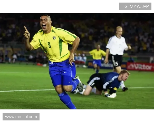 全球足坛前五十位传奇球星排行盘点 谁能傲视群雄称霸绿茵场