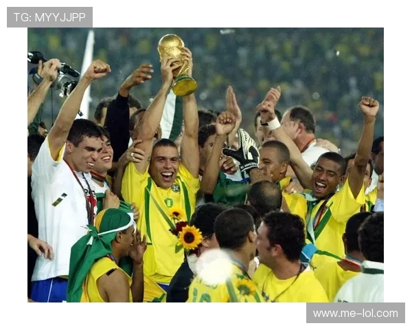 职业球星足球生涯揭秘：从青训到巅峰的奋斗与荣耀